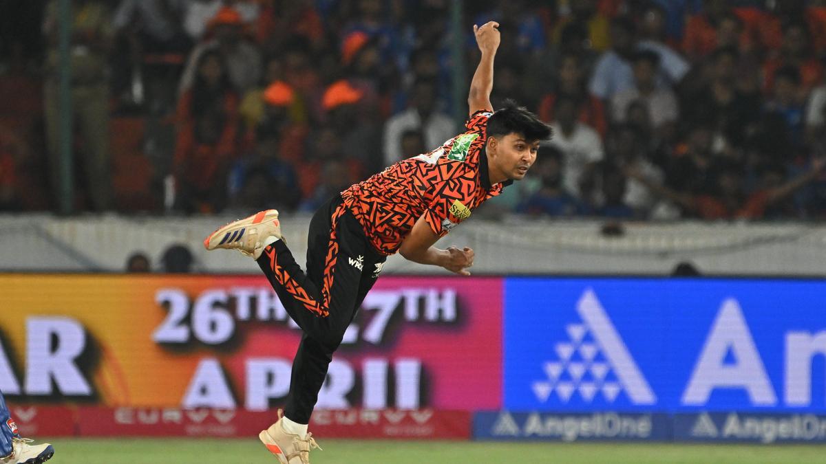 Vijay Hazare Trophy 2025 26 Uttar Pradesh spin trio dominates Hyderabad