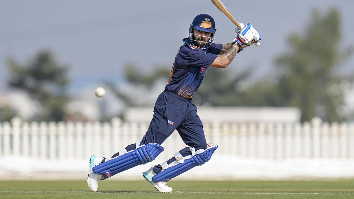 Unfamiliar Silence Greets Kohli Masterclass in Vijay Hazare Trophy 2025 26