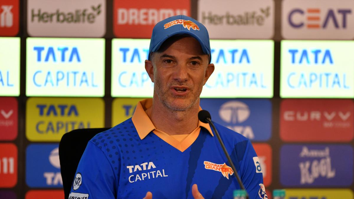 Klinger rues costly dropped catches as Gujarat Giants fall to Mumbai Indians