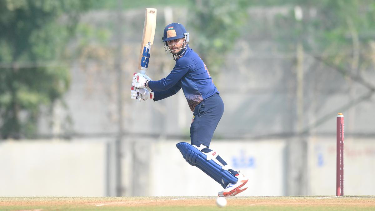 Vijay Hazare Trophy 2025 26 Delhi without Virat Kohli edges past Saurashtra