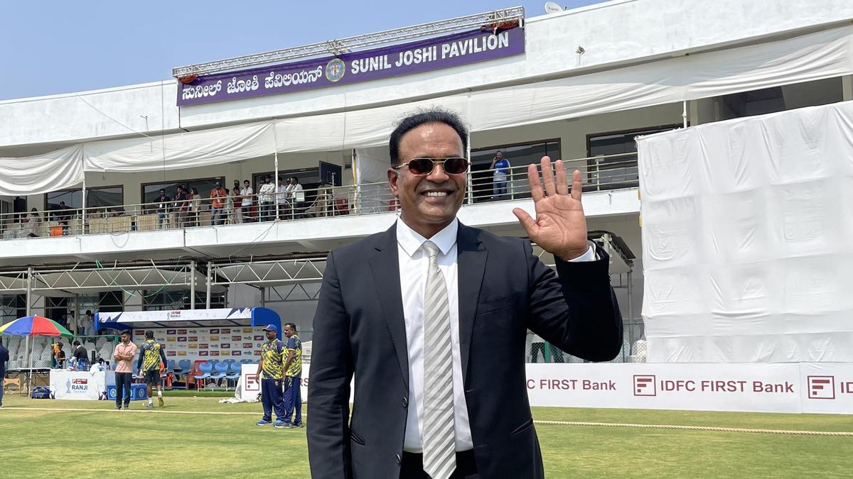 Former India and Karnataka spinner Sunil Joshi honoured at Hubballi event