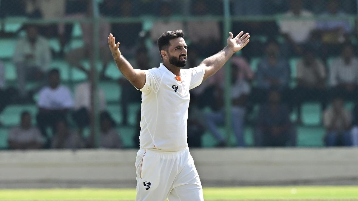 Auqib Nabi storms to Ranji Trophy 2025 26 season top with 60 wickets now